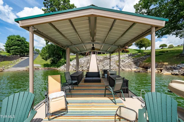 $1,750,000 | 21580 Moonlight Bay Road, Abingdon, VA 24211