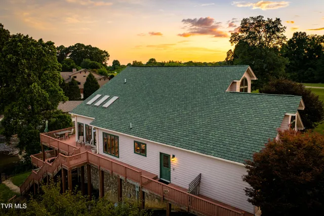 $1,750,000 | 21580 Moonlight Bay Road, Abingdon, VA 24211