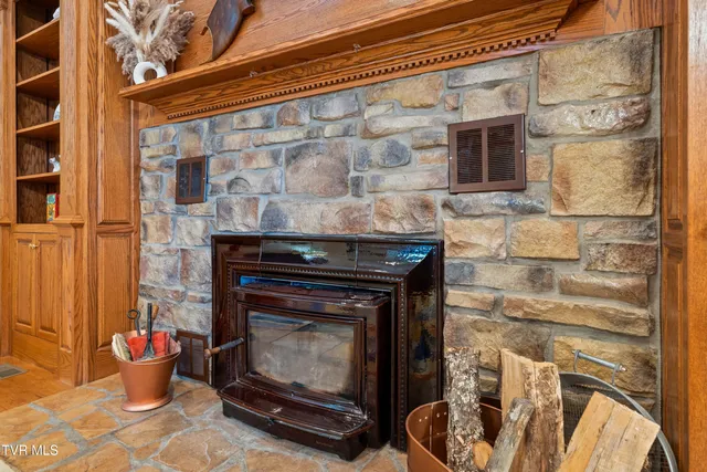 $1,750,000 | 21580 Moonlight Bay Road, Abingdon, VA 24211