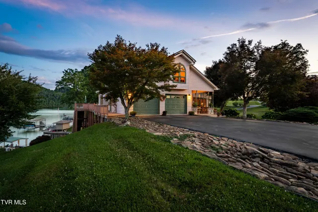 $1,750,000 | 21580 Moonlight Bay Road, Abingdon, VA 24211