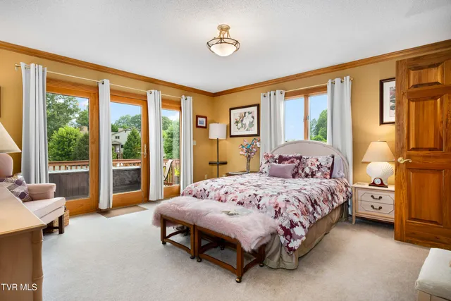 $1,750,000 | 21580 Moonlight Bay Road, Abingdon, VA 24211