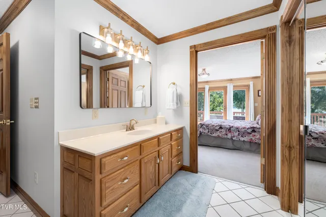 $1,750,000 | 21580 Moonlight Bay Road, Abingdon, VA 24211