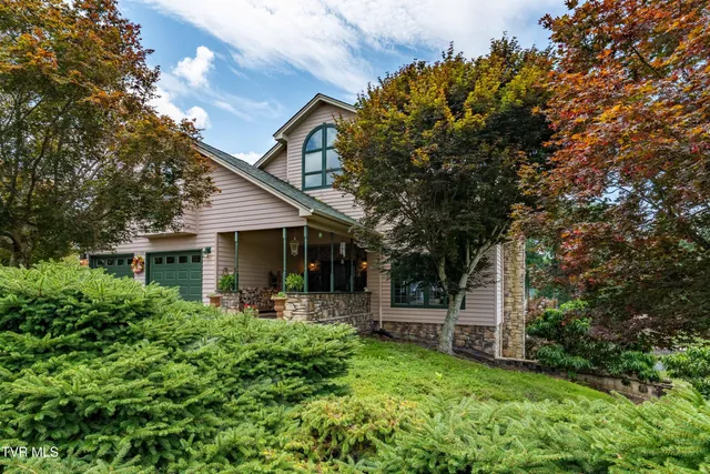 $1,750,000 | 21580 Moonlight Bay Road, Abingdon, VA 24211