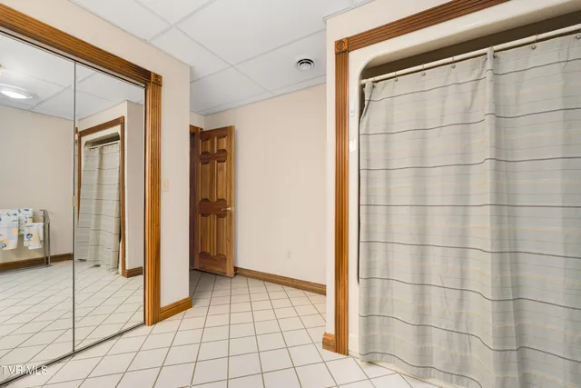 $1,750,000 | 21580 Moonlight Bay Road, Abingdon, VA 24211