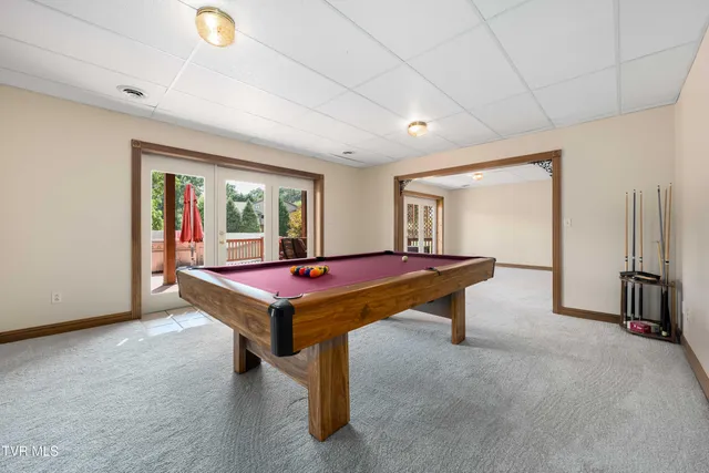 $1,750,000 | 21580 Moonlight Bay Road, Abingdon, VA 24211