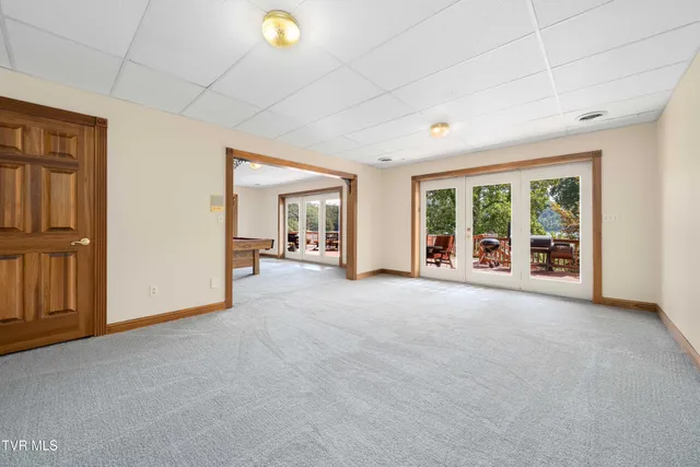 $1,750,000 | 21580 Moonlight Bay Road, Abingdon, VA 24211