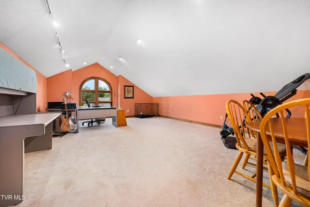 $1,750,000 | 21580 Moonlight Bay Road, Abingdon, VA 24211