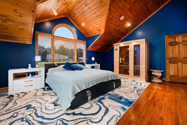 $1,750,000 | 21580 Moonlight Bay Road, Abingdon, VA 24211