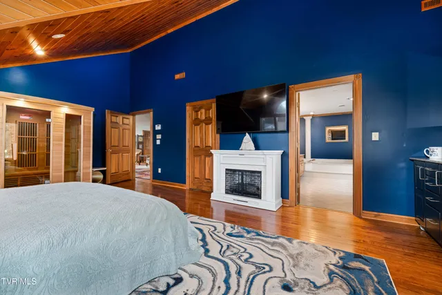 $1,750,000 | 21580 Moonlight Bay Road, Abingdon, VA 24211