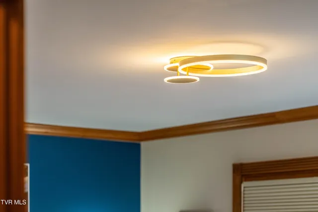 $1,750,000 | 21580 Moonlight Bay Road, Abingdon, VA 24211