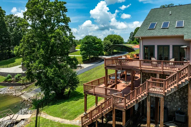 $1,750,000 | 21580 Moonlight Bay Road, Abingdon, VA 24211