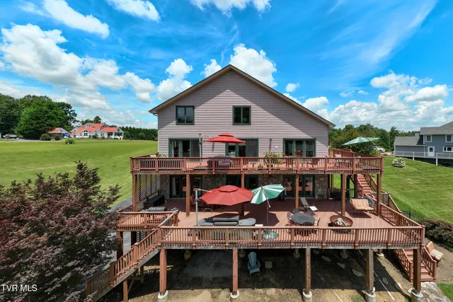 $1,750,000 | 21580 Moonlight Bay Road, Abingdon, VA 24211