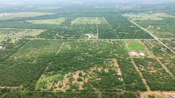 $479,999 | 466-476 Cr 7421 Yancey Tx 78886, Yancey, TX 78886