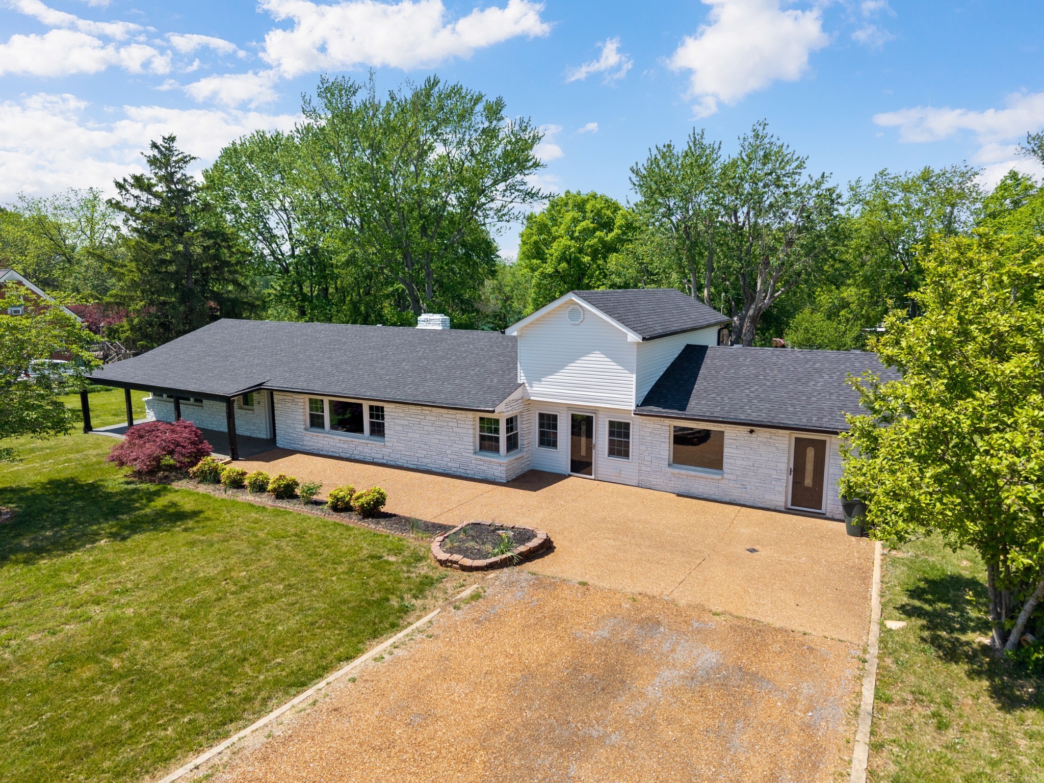 1503 5th Avenue West Springfield, TN 37172 - Photo 2 of 43 a front view of a house with a yard