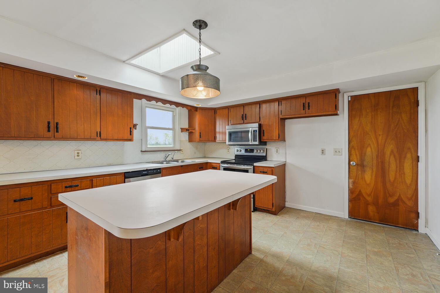 1003 Georgetown Road Paradise, PA 17562 - Photo 2 of 37 Kitchen