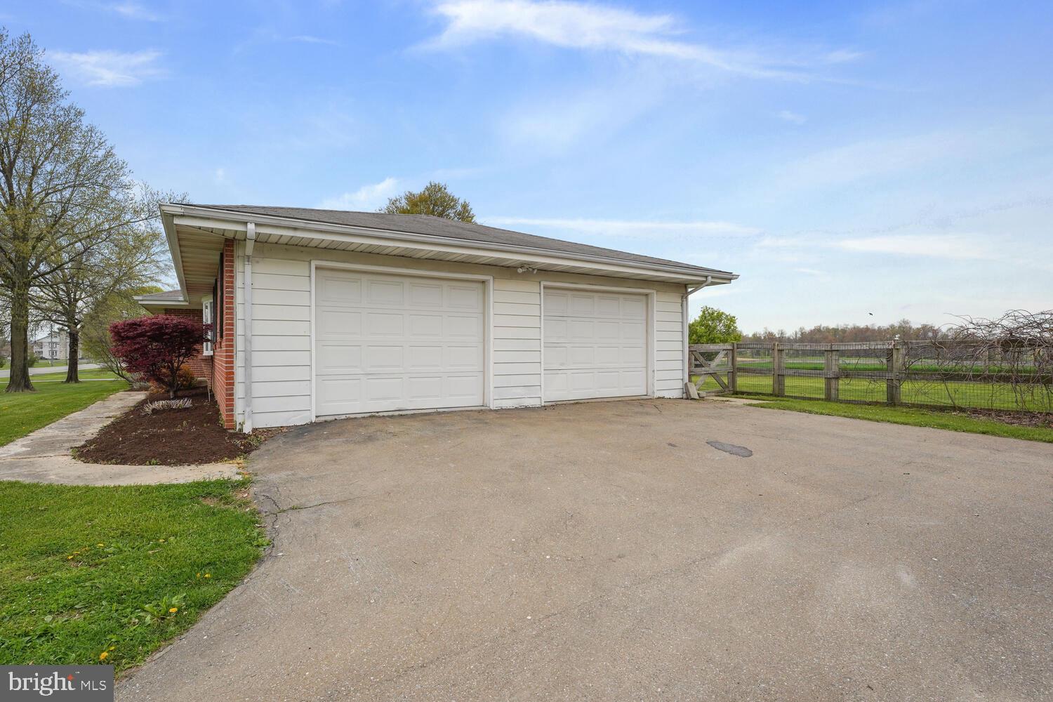 1003 Georgetown Road Paradise, PA 17562 - Photo 34 of 37 2 Car Garage