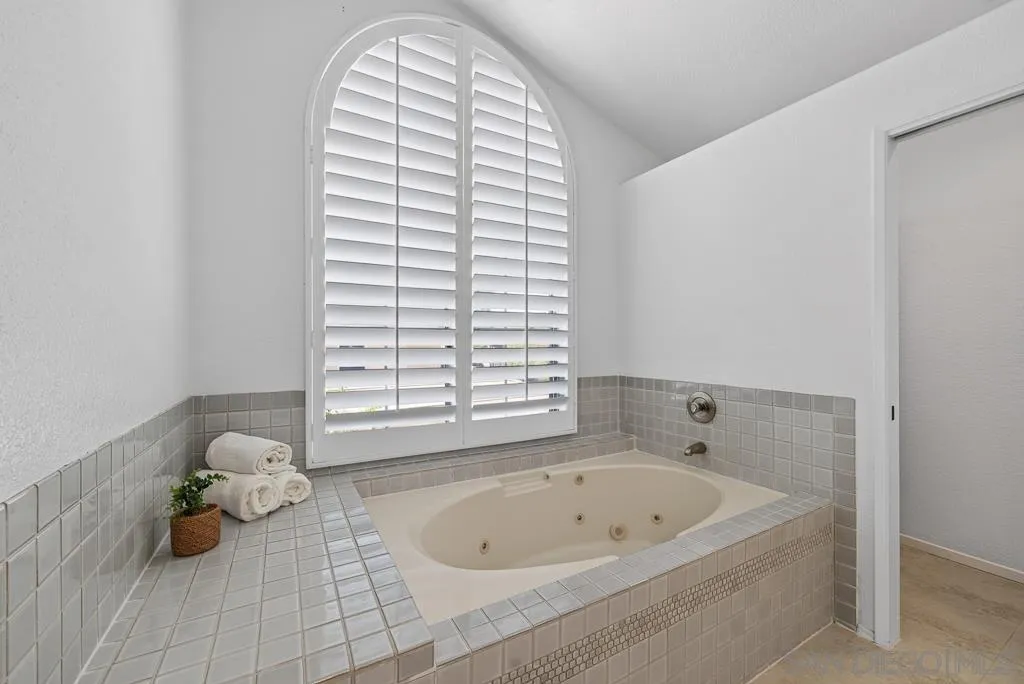 13887 Carriage Road Poway, CA 92064 - Photo 31 of 54