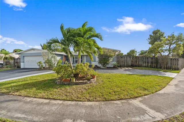 $3,500 | 8930 Northwest 23rd Street, Pembroke Pines, FL 33024