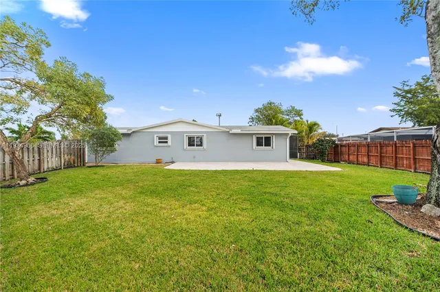 $3,500 | 8930 Northwest 23rd Street, Pembroke Pines, FL 33024