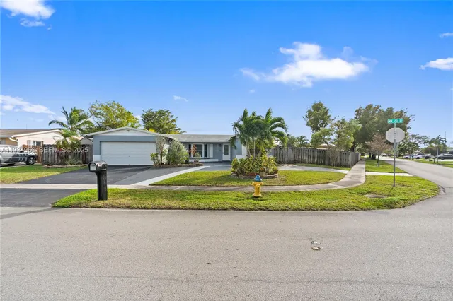 $3,500 | 8930 Northwest 23rd Street, Pembroke Pines, FL 33024