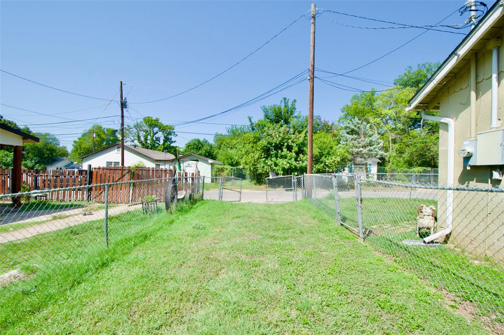 2015 North 12th Street Waco, TX 76708 - Photo 5 of 17