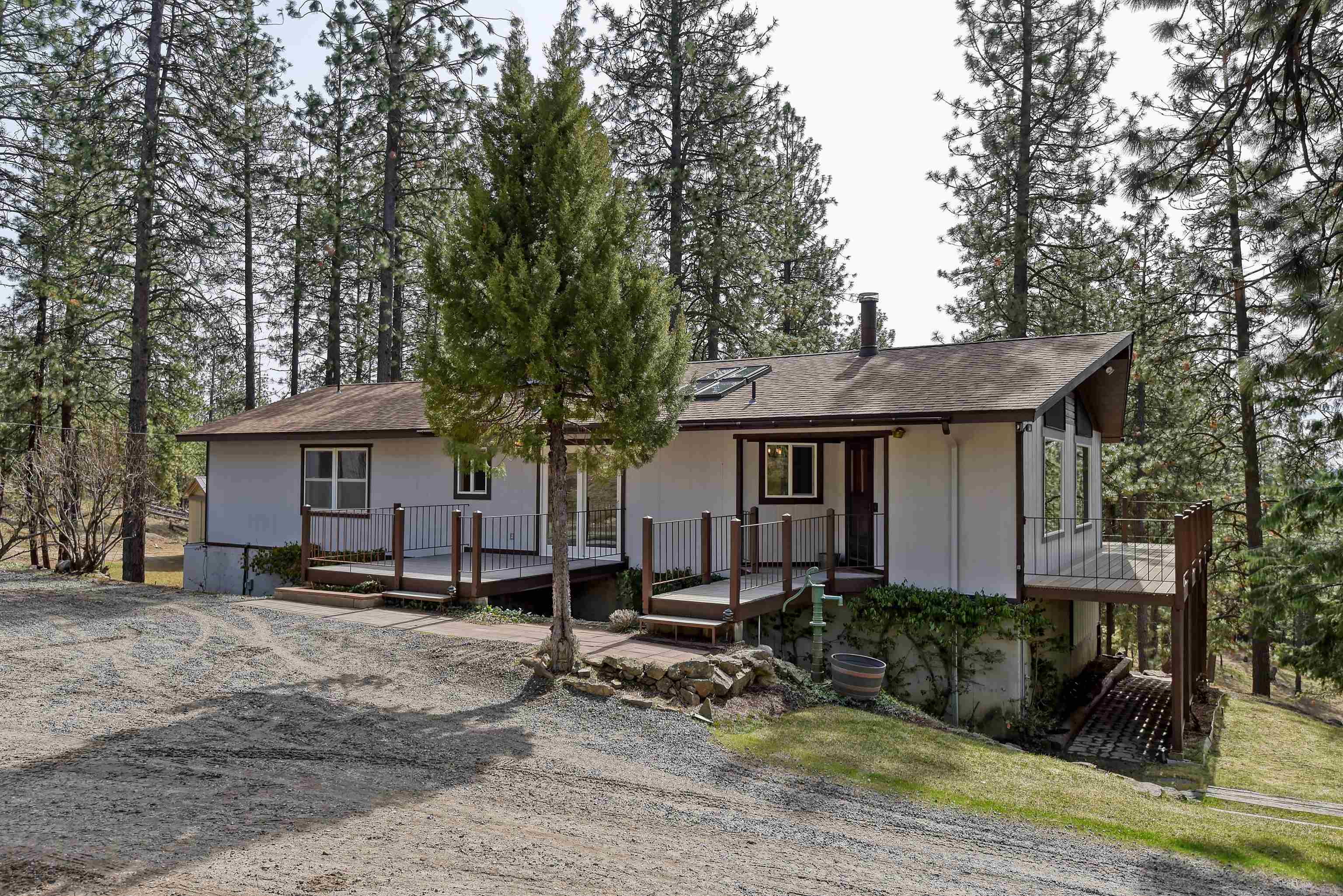 13800 East Madison Branch Road Mead, WA 99021 - Photo 1 of 42