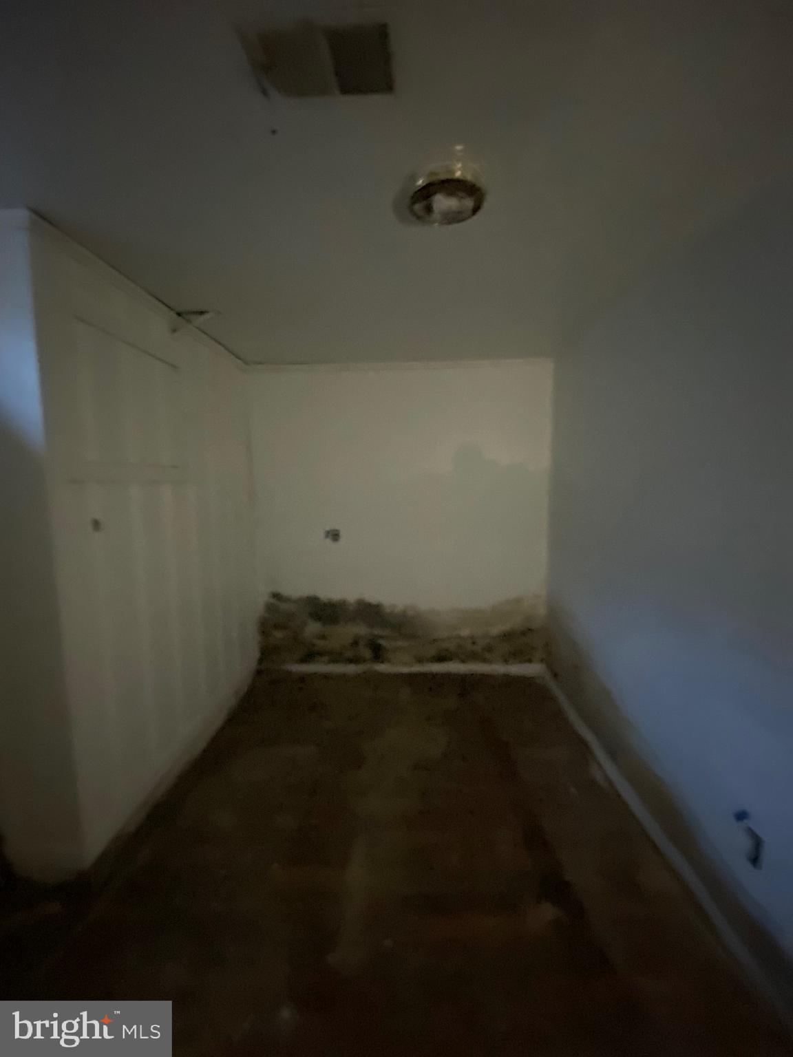 423 Roundview Road Brooklyn, MD 21225 - Photo 8 of 17