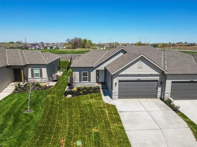 $499,900 | 25026 West 94th Terrace, Lenexa, KS 66227