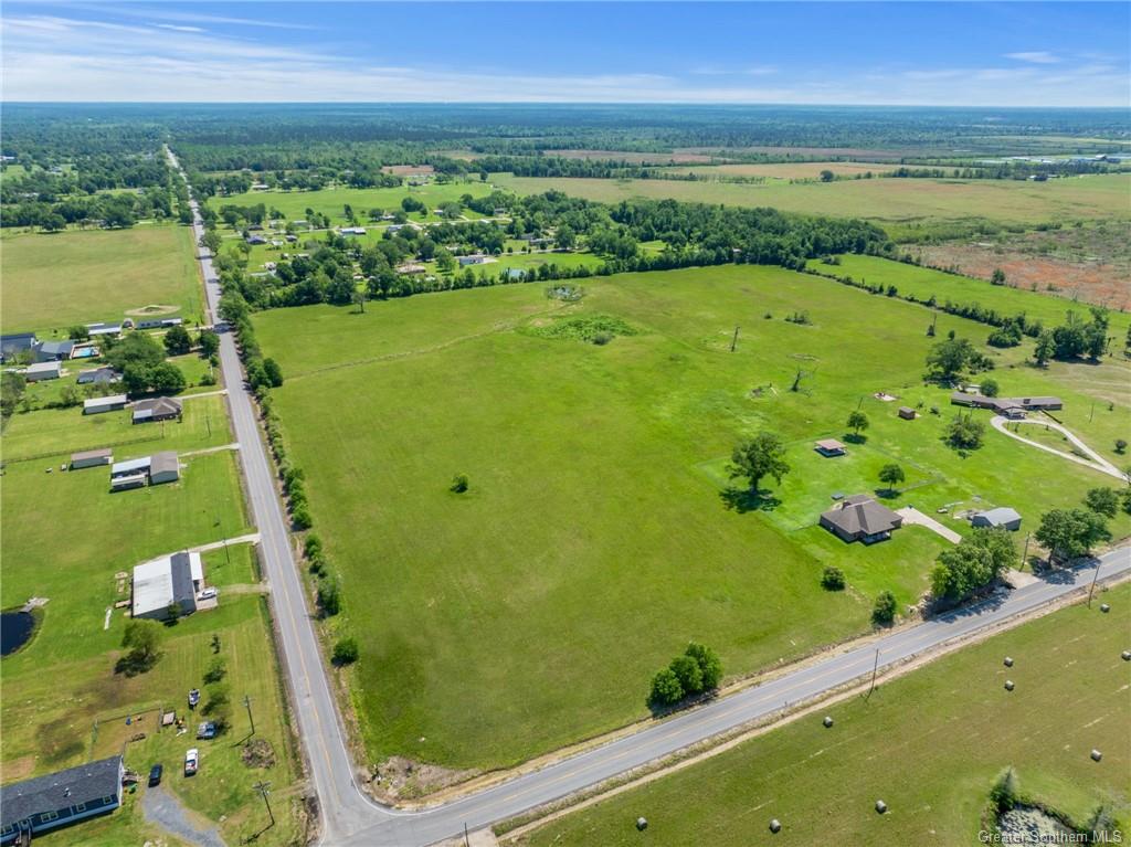 1959 Topsy Road Lake Charles, LA 70611 - Photo 2 of 9