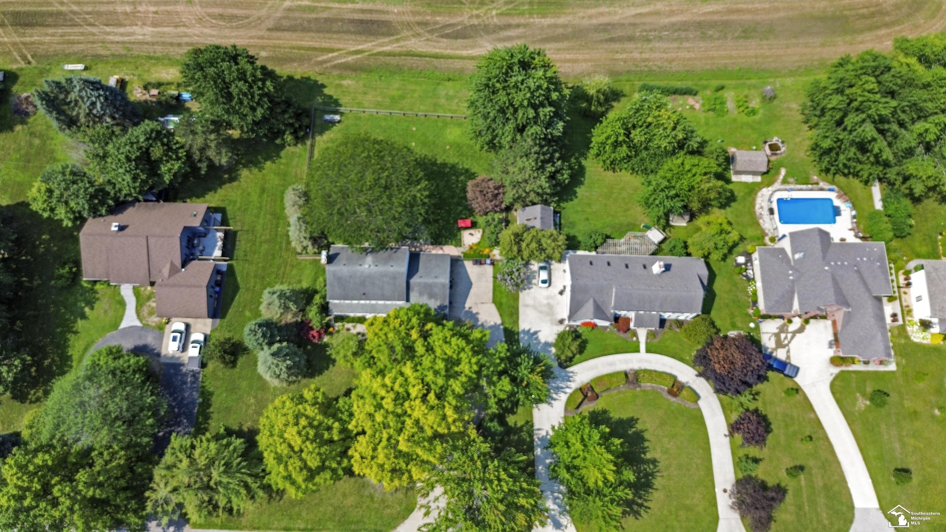 732 East Hurd Road Monroe, MI 48162 - Photo 38 of 40 50118163-37.JPG