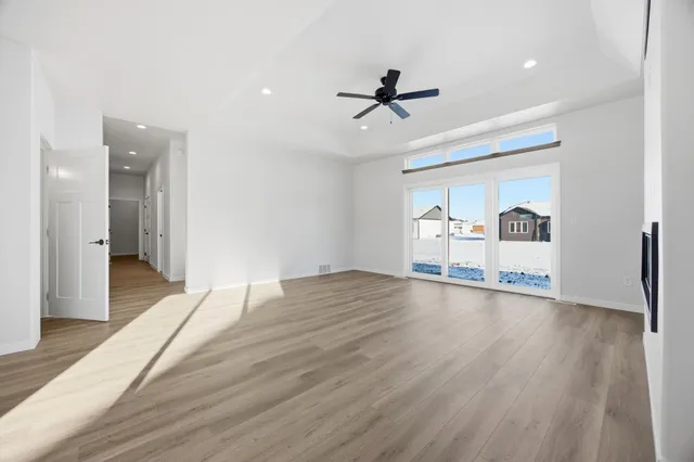 $699,900 | 7448 16th Street South, Fargo, ND 58104