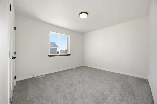 $699,900 | 7448 16th Street South, Fargo, ND 58104