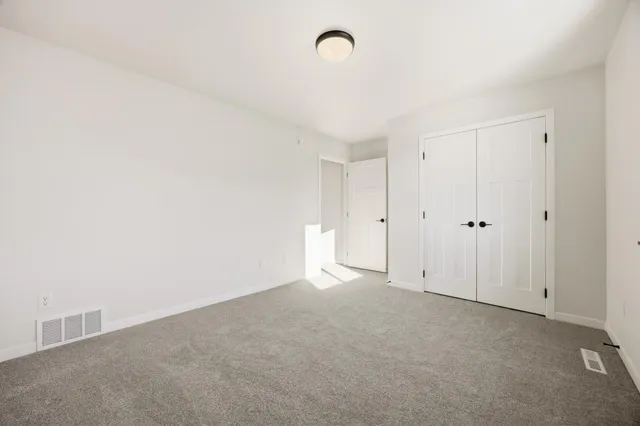 $699,900 | 7448 16th Street South, Fargo, ND 58104