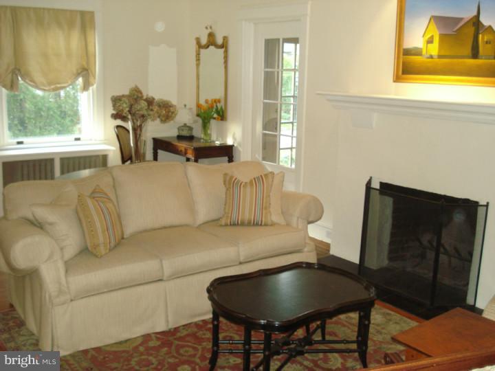 334 Station Road Wynnewood, PA 19096 - Photo 3 of 19 Living Room