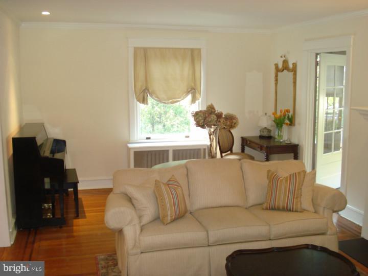 334 Station Road Wynnewood, PA 19096 - Photo 4 of 19 Living Room