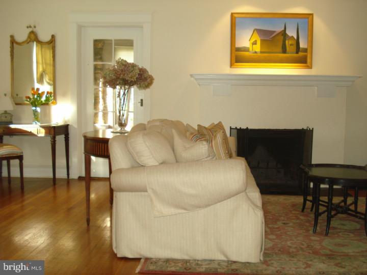 334 Station Road Wynnewood, PA 19096 - Photo 7 of 19 Living Room