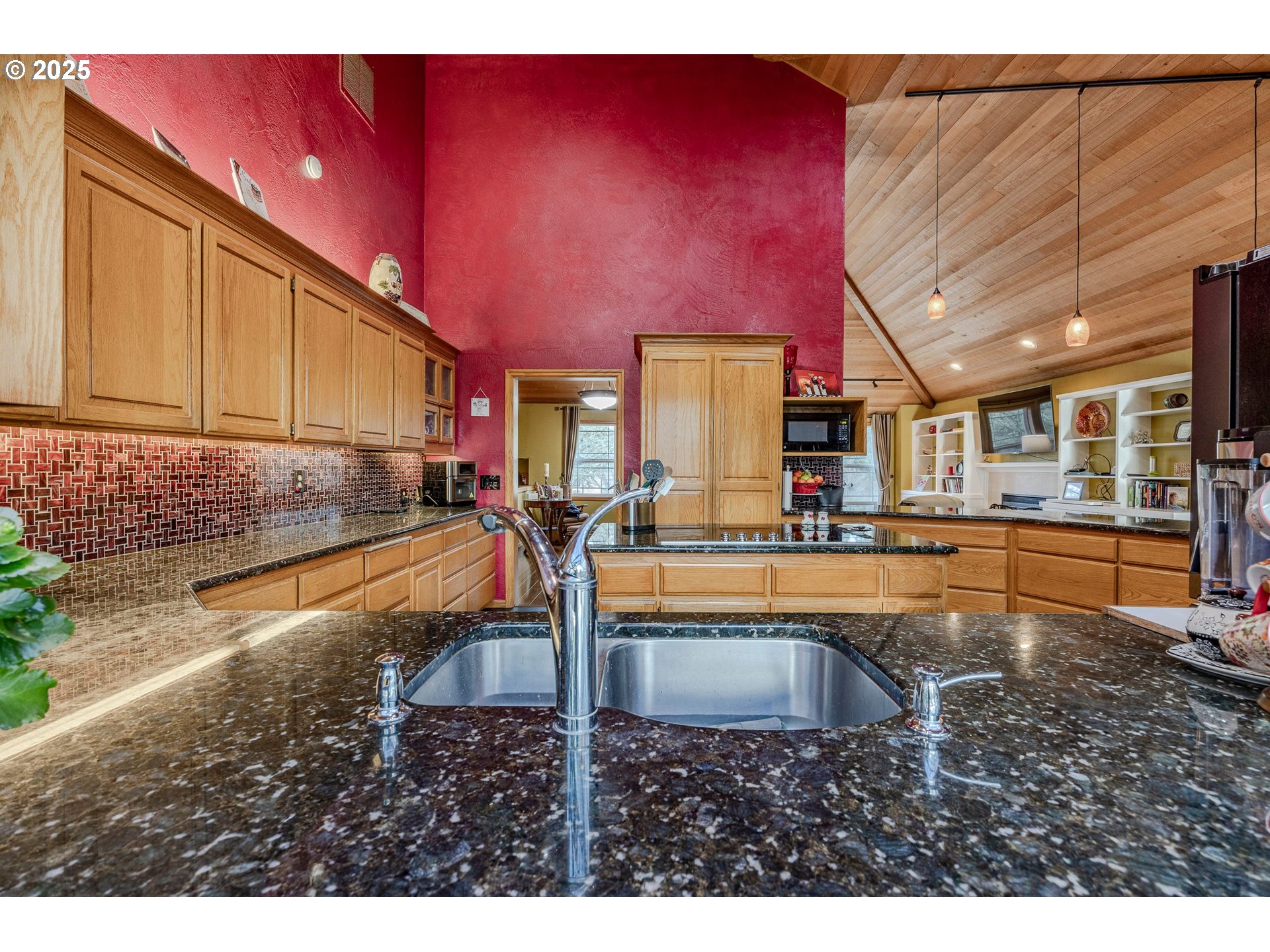 1710 White Oak Drive Eugene, OR 97405 - Photo 19 of 45