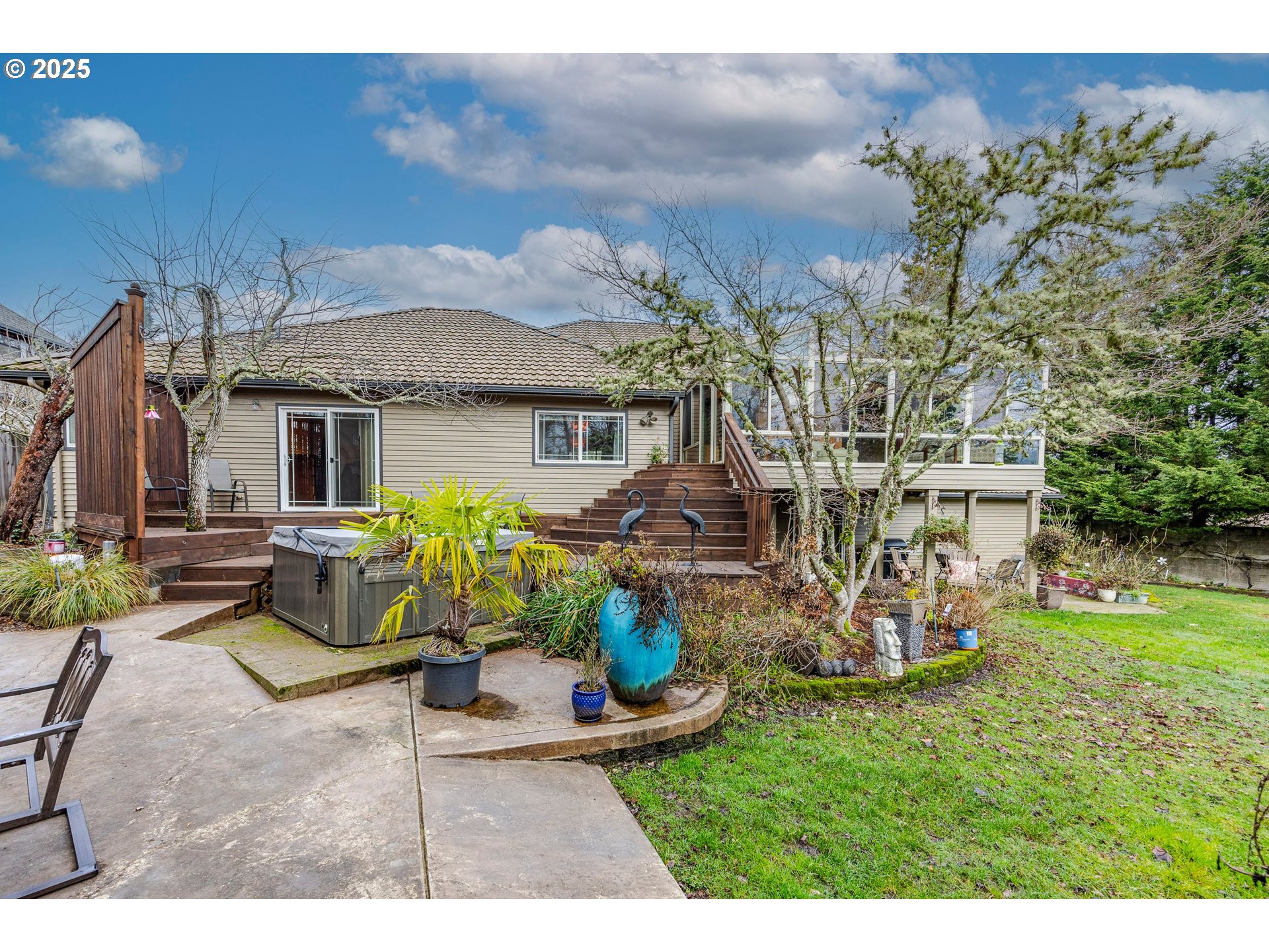 1710 White Oak Drive Eugene, OR 97405 - Photo 27 of 45 a view of a house with patio