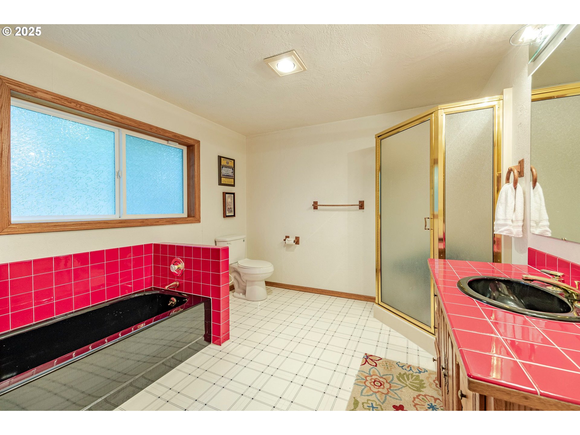 1710 White Oak Drive Eugene, OR 97405 - Photo 41 of 45 a bedroom with a bed and a dresser