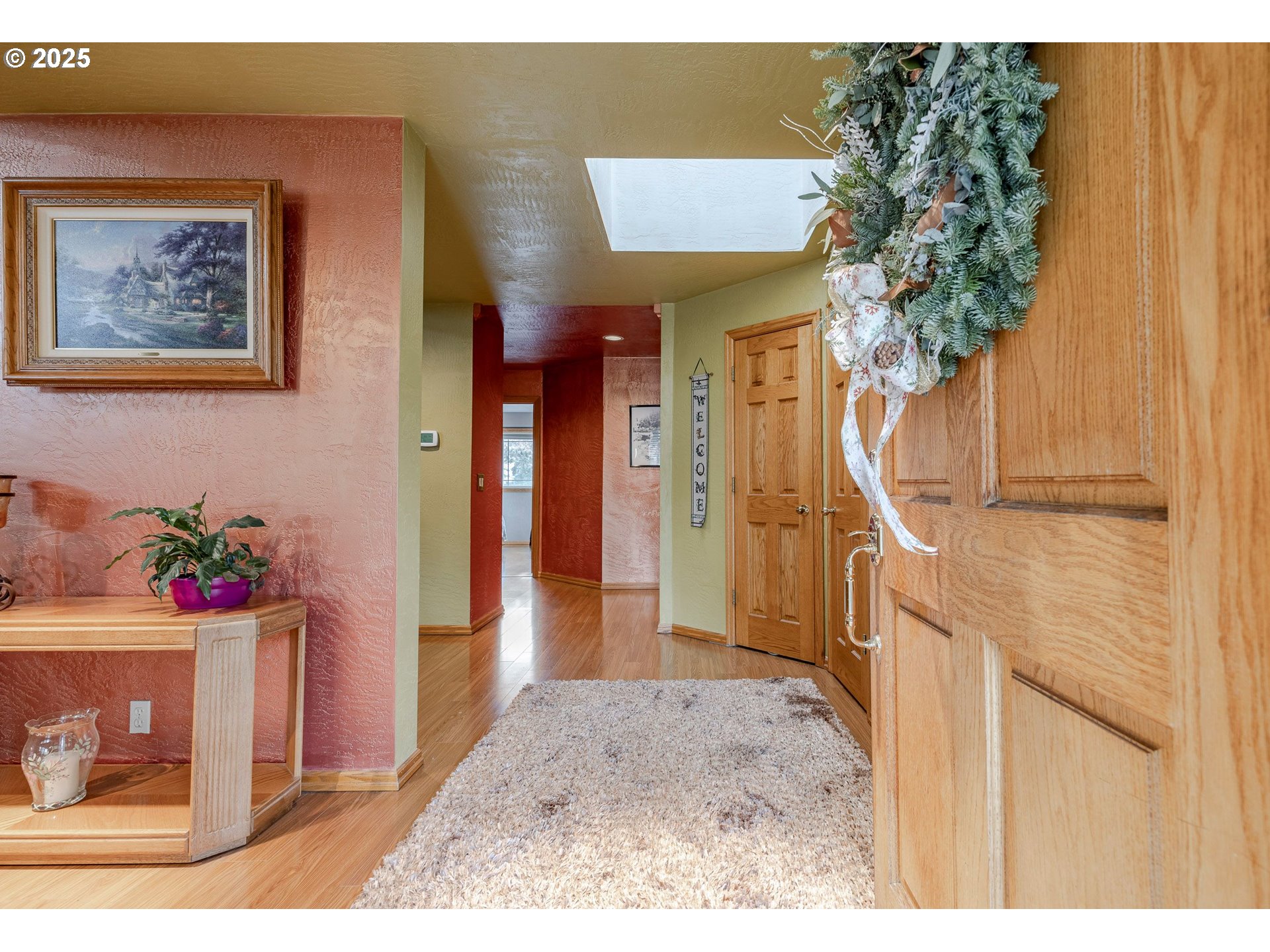 1710 White Oak Drive Eugene, OR 97405 - Photo 9 of 45 a view of entryway and hall