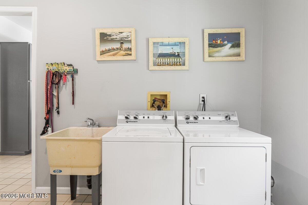 5 Ridge Hill Way Holmdel, NJ 07733 - Photo 15 of 43 Laundry