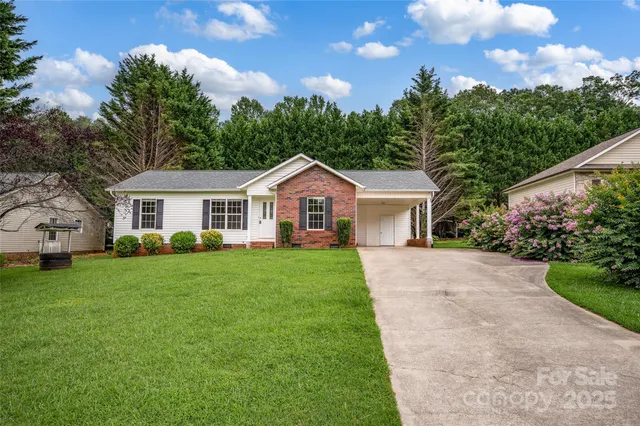 $260,000 | 144 Fairway Drive, Conover, NC 28613