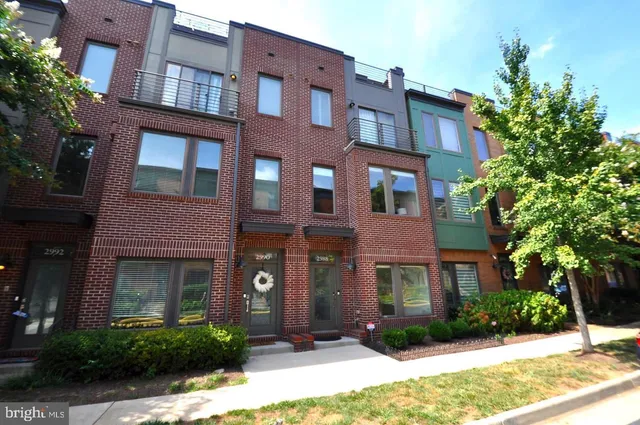 $4,295 | 2988 Stella Blue Lane, Fairfax, VA 22031