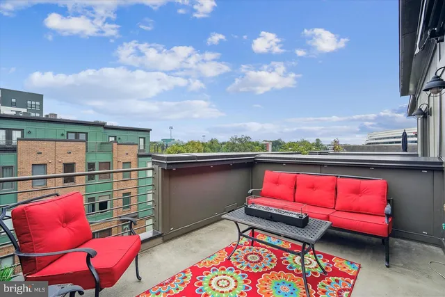 $4,295 | 2988 Stella Blue Lane, Fairfax, VA 22031