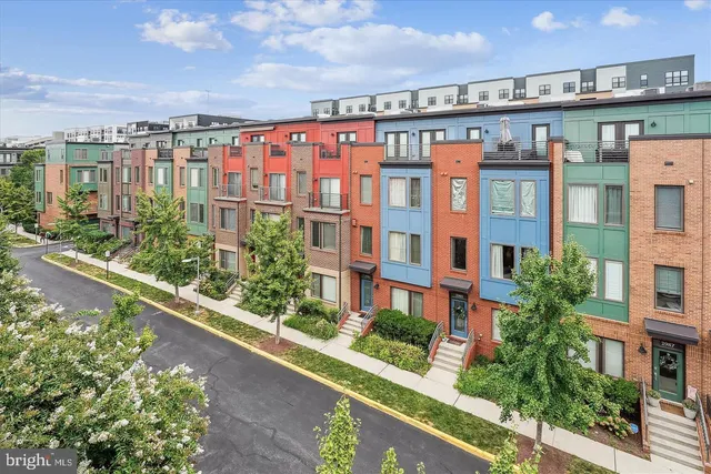 $4,295 | 2988 Stella Blue Lane, Fairfax, VA 22031