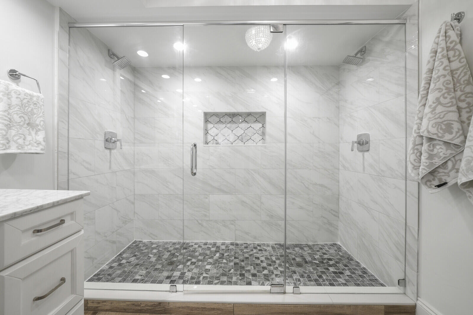 5780 Coach House Circle, Unit C Boca Raton, FL 33486 - Photo 22 of 32 Primary Bathroom