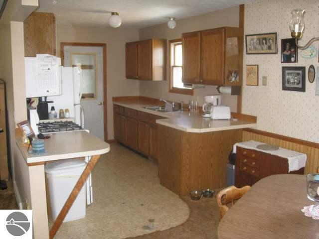 6600 Boone Road Traverse City, MI 49685 - Photo 5 of 13 1702590-4.JPG