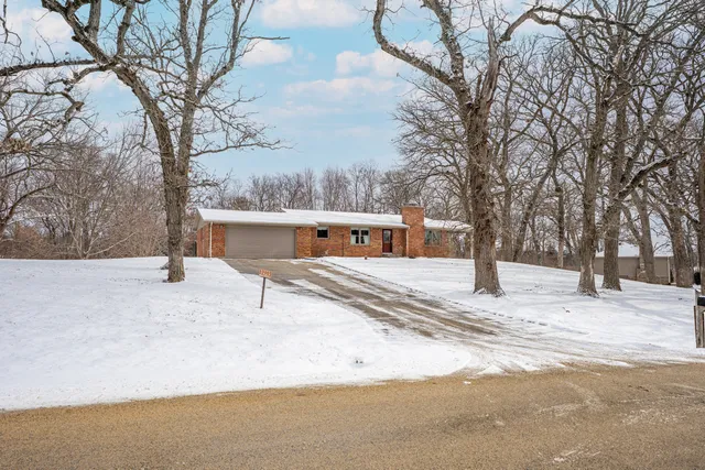 $319,000 | 5567 North Blackwood Road, Davis Junction, IL 61020