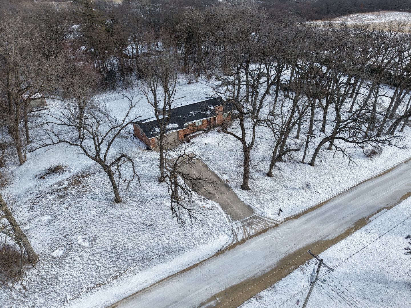 5567 North Blackwood Road Davis Junction, IL 61020 - Photo 4 of 40