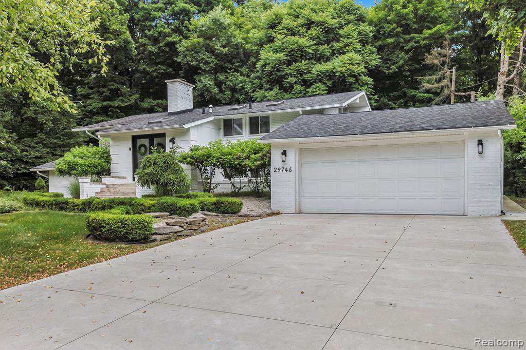 29746 Highmeadow Road Farmington Hills, MI 48334 - Photo 5 of 46